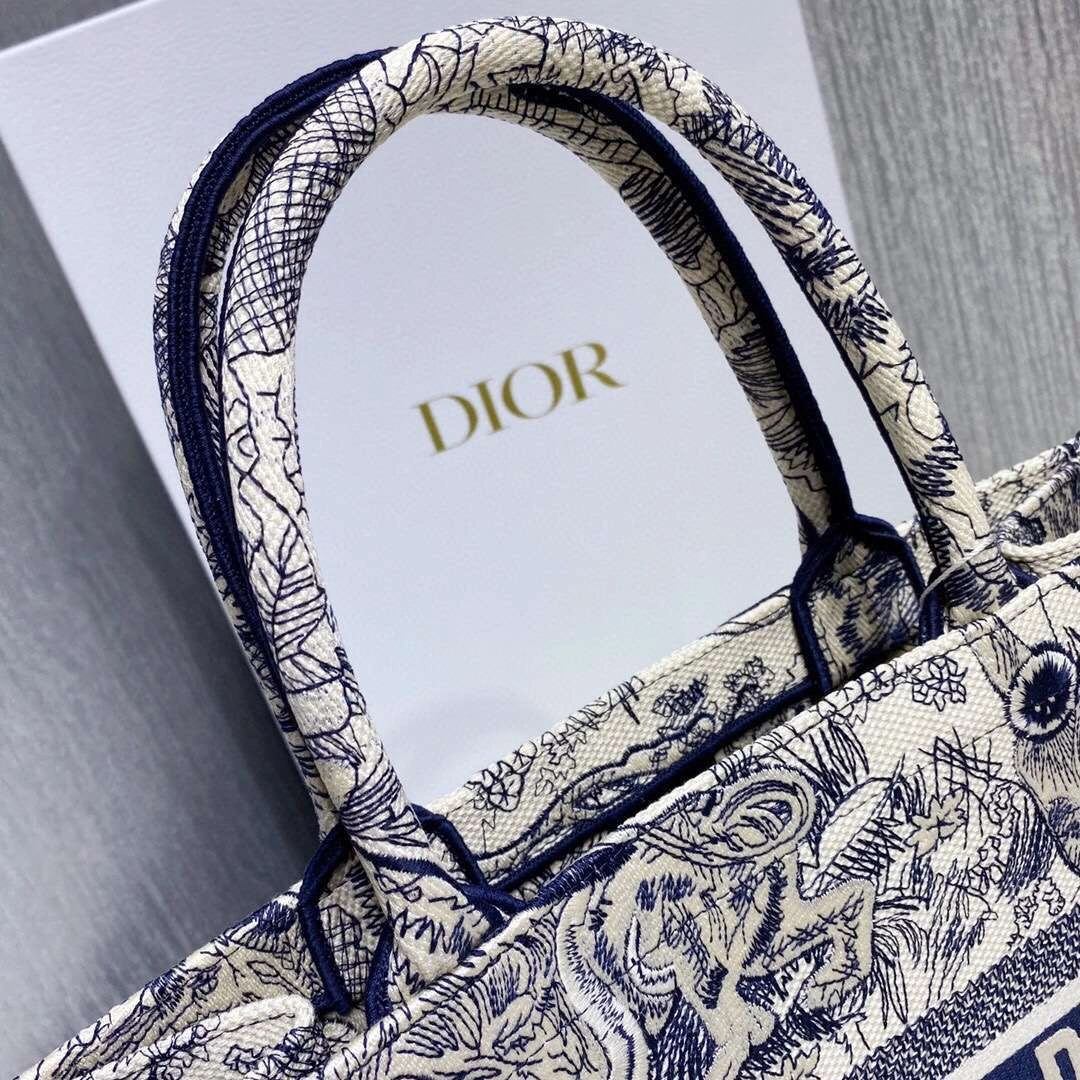 &MOMO--- Book Tote M1286 41.5 36.5 item :063B00E1951